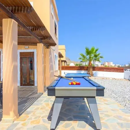 Vila Sleeps 8 Pool Air Con Wifi Líndos