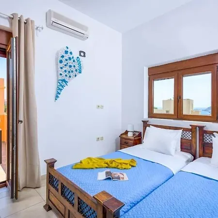 Sleeps 8 Pool Air Con Wifi Vila *