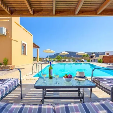 Villa Sleeps 8 Pool Air Con Wifi